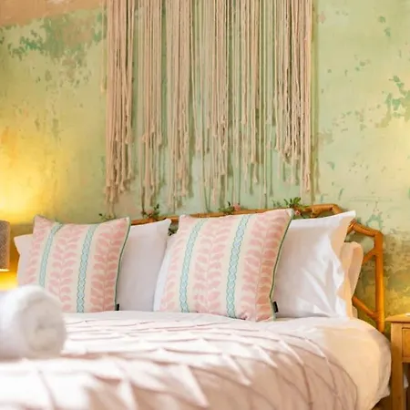 The Little Blue Seaside House 스카버러