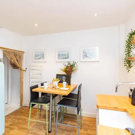 펜션 The Little Blue Seaside House