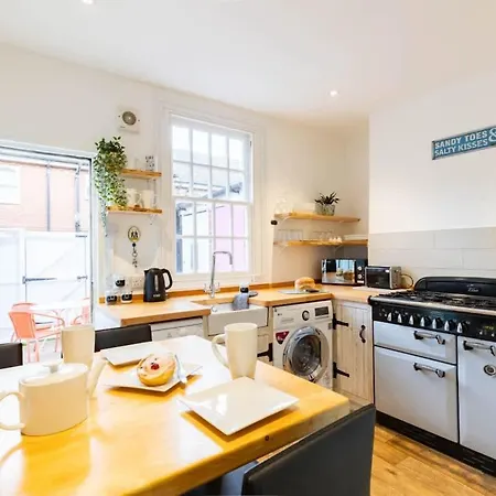 Casa vacanze The Little Blue Seaside House *