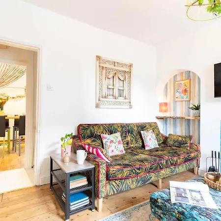 The Little Blue Seaside House 펜션 스카버러